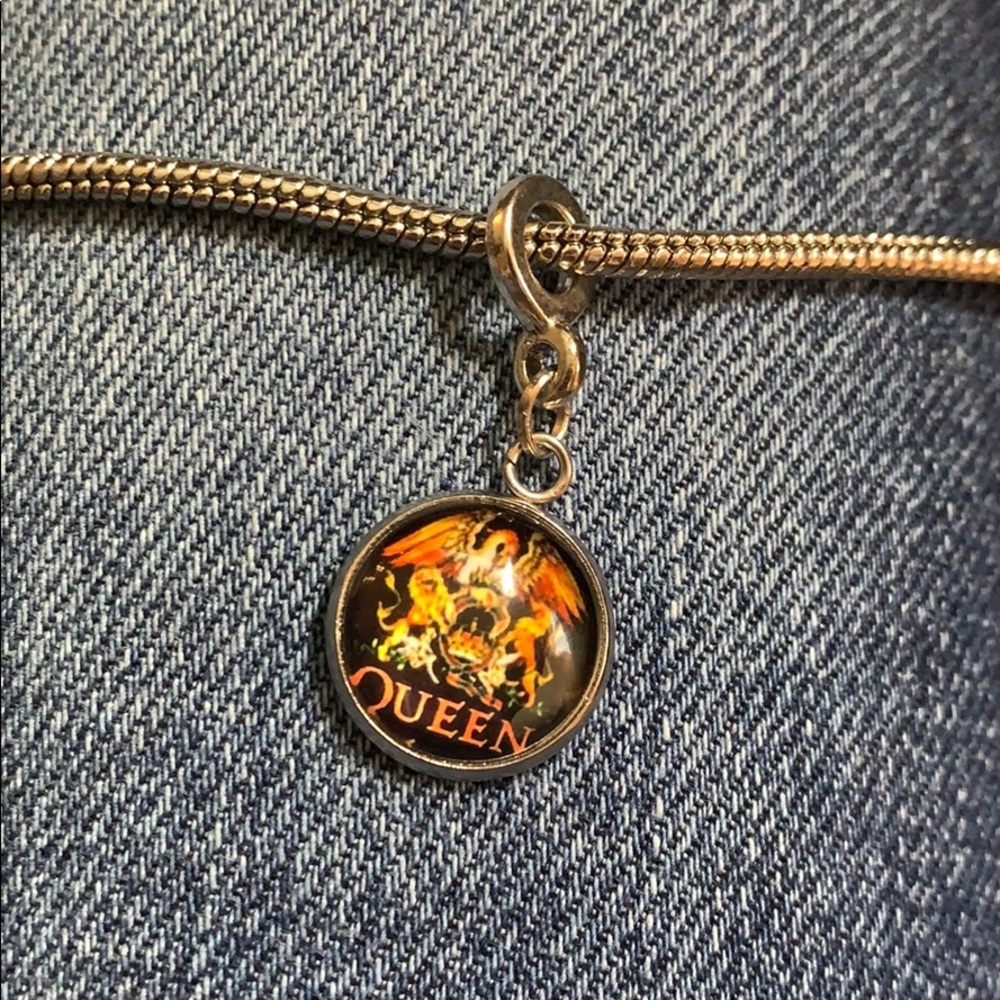 Queen European dangle charm
